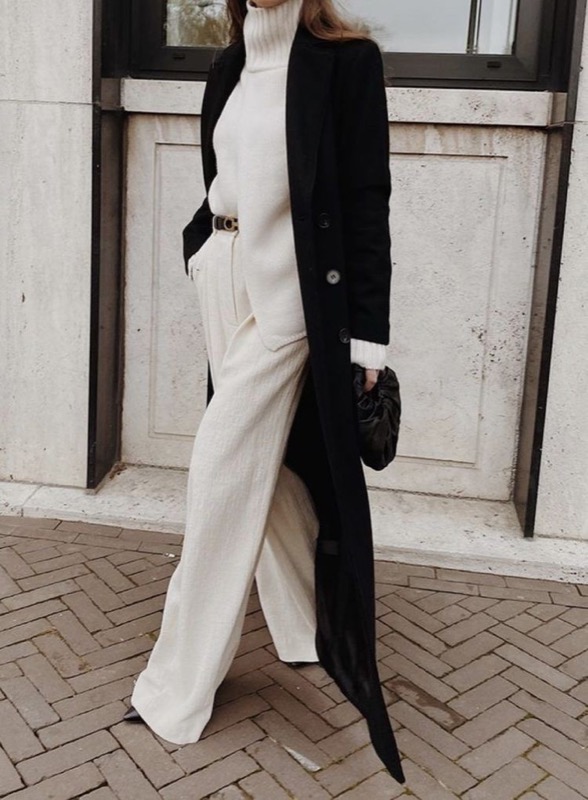 Curated Closet Workbook Exercise: Document Your Outfits – Week One